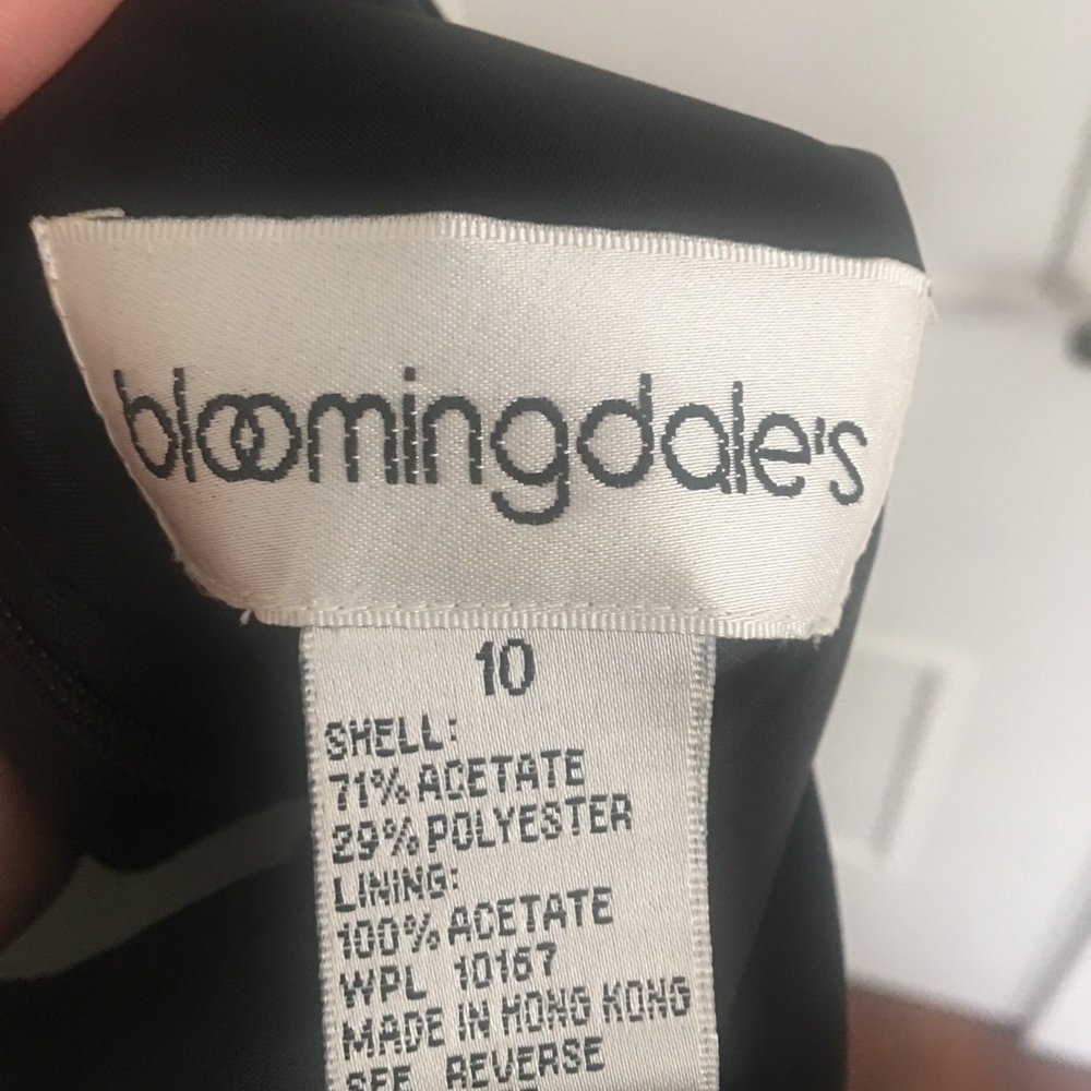 Super flattering classic little black dress - Picture 4 of 6